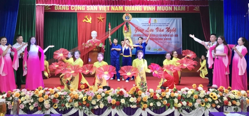 Hương Sơn: Giao lưu văn nghệ các Công đoàn cơ sở Cụm 4 